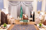 خادم الحرمين يطلع على التصاميم الجديدة للأوراق النقدية والإصدار الجديد للعملة المعدنية