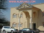 موظف يطالب بصرف خارج دوام لم يكلف به في بلدية الهدار والشرطة تتدخل
