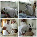 مدير تعليم الأفلاج يطمئن على معلم وأبناءه أصيبوا في حادث مروري