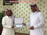 قسم السجلات الطبية بالمستشفى يكرم عدداً من منسوبيه