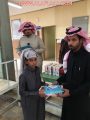 مدرسة عبدالله بن مسعود تكرم طلابها المتفوقين