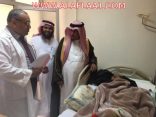 محافظ الأفلاج يقف على مصابي النقل الجماعي