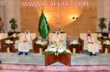 الشيخ راشد الرشود يعايد أمير منطقة الرياض