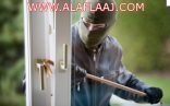 الجهات الأمنية لاتزال تلاحق سارق ١٣٠ الف وكيابل الكهرباء