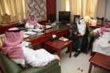 المشرف على كليات الجامعة في الأفلاج يزور المحافظ