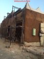 بالصور : لجنة التنمية السياحة ترمم المحلات القديمة الأثرية في السوق وشرق جامع الأفلاج الكبير