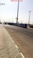 الرصيف يحمل البضاعة من جراء حادث مروري