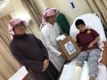 بالصور : النشاط الطلابي بالمعهد العلمي يزور المرضى المنومين بالمستشفى