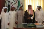 محافظ الأفلاج يستقبل فرقة ألحان الأفلاج الإنشادية