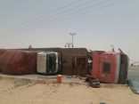 بعد انقلاب شاحنة بداخله  مواطنون نأمل إيجاد حل سريع لتوسيع  الميدان