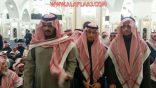 بالصور : أصحاب السمو الأمراء يؤدون الصلاة على فقيد آل دحيم