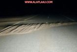 الرمال الزاحفة على طريق الهمجة- الهدار  ألغام تتربص بمرتادي الطريق