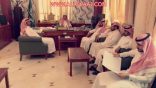 محافظ الأفلاج يناقش جدول أعمال لجان خرص التمور ويحثهم على الإخلاص والحرص على التقدير