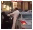 وزارة العمل والشؤون الإجتماعية : توضح  فتاة في الشارع مستخدما آلة حادة،