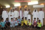 بعد إصابته في اليمن .. نادي الحي بليلى يكرم أحد أبطال الحد الجنوبي