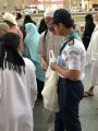 بالصور : ‏‫كشافة تنمية الأفلاج تقدّم “1000 “وجبة إفطار للمعتمرين وزوار بيت الله الحرام