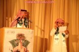 طالبٌ من ذوي الإعاقة في الأفلاج يتفجر بالمشاعر الوطنية