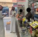 شاهد: ناور بحيلة لإنقاذ أبناء جلدته من جولات مكتبة عمل ⁧‫الأفلاج‬⁩ .. والنهاية مشرف القروب وقع