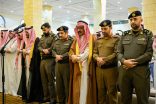 محافظ الأفلاج يتقدم المصلين في صلاة عيد الفطر المبارك بجامع خادم الحرمين الشريفين