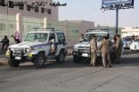 بمتابعة مدير الدوريات الأمنية : القبض على مهشمي سيارات المسافرين وسارق «اللاندكروزر»