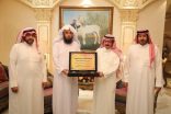 رئيس بلدية الأفلاج قبل ٤٢ عام يروي ذكرياته .. هذا ما يميز الأهالي وهذه قصة وإجازة العسكري