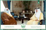 أمير منطقة مكة المكرمة يستقبل الشيخ عبدالعزيز الدوسري مدير عام فرع النيابة العامة