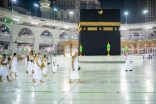بالصور.. المسجد الحرام يستقبل أول أفواج المعتمرين وفق الإجراءات الاحترازية