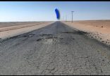 مرتادي الطريق الرابط بين “الأفلاج” وطريق “الرين – بيشة”: تشققات وأسفلت متهالك يهددان سلامتنا ..