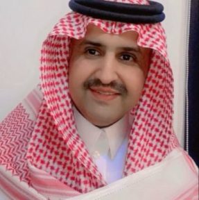 الكاتب والمحلل السياسي عشق بن سعيدان يلقّن المزايدين درساً في السياسة ويدافع بقوة عن مواقف المملكة