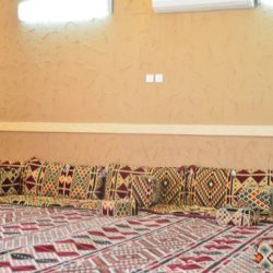 صالة الطعام .. مساحه تتسع لأكثر من 16 صحن