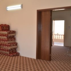 صالة الطعام .. مساحه تتسع لأكثر من 16 صحن