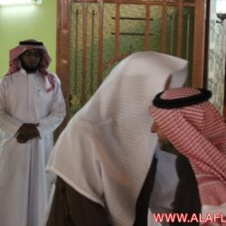 من اليمين “خالد الشريف” وبجانبة نائب رئيس التحرير حمود ال وذيح