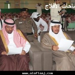 الشيخ / فهد الدوسري . والشيخ ابن ذيبان في جلسة بكاء ودعاء للشيخ الدوسري بان يدخلهم الجنة