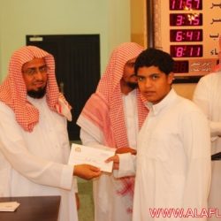 ا لدورة المكثفة لتحفيظ القرآن الكريم بجامع خادم الحرمين الشريفين