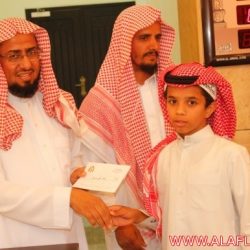 ا لدورة المكثفة لتحفيظ القرآن الكريم بجامع خادم الحرمين الشريفين