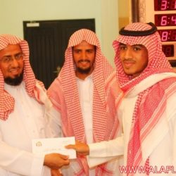 ا لدورة المكثفة لتحفيظ القرآن الكريم بجامع خادم الحرمين الشريفين