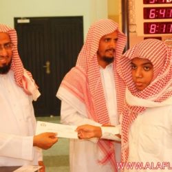 الدورة المكثفة لتحفيظ القرآن الكريم بجامع خادم الحرمين الشريفين