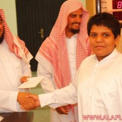 الدورة المكثفة لتحفيظ القرآن الكريم بجامع خادم الحرمين الشريفين