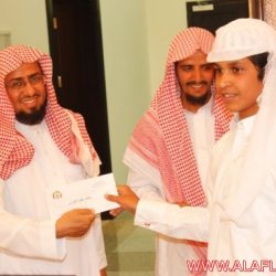 الدورة المكثفة لتحفيظ القرآن الكريم بجامع خادم الحرمين الشريفين
