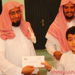 ا لدورة المكثفة لتحفيظ القرآن الكريم بجامع خادم الحرمين الشريفين
