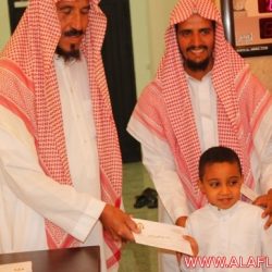 الدورة المكثفة لتحفيظ القرآن الكريم بجامع خادم الحرمين الشريفين