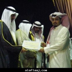 رئيس بلدية محافظة الأفلاج الاستاذ مسفر بن غالب الضويحي ورئيس المجلس البلدي الشيخ مرضي الحبشان يكرمون المهندس أحمد التويجري