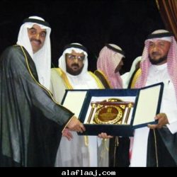 الأستاذ عبدالرحمن أبو دجين الشاعر المعروف وبجانبة الشعراء بدر الظاهري وخالد العتيبي