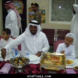 محافظ الأفلاج والمهندس التويجري وبجانبهم رئيس بلدية الافلاج الاستاذ مسفر الضويحي