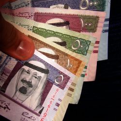 دعاة كويتيون يؤيدون فتوى تجيز رضاعة الرجل من زوجته